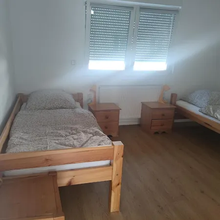 Monteurzimmer Naehe S-bahn Мюльхайм