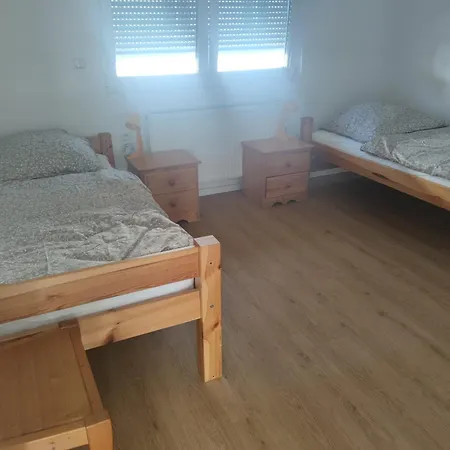 Monteurzimmer Naehe S-bahn Homestay