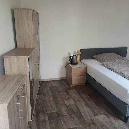 Monteurzimmer Naehe S-bahn Homestay *