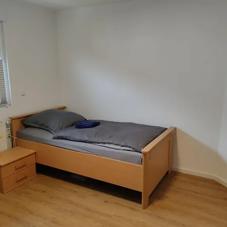 Monteurzimmer Naehe S-bahn Проживание в семье