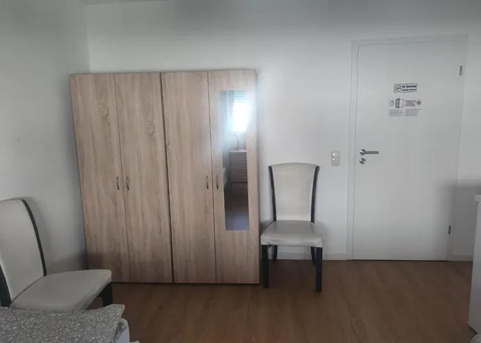 Ubytování v soukromí Monteurzimmer Nahe S-Bahn - Einzel- Oder Doppelbelegung *