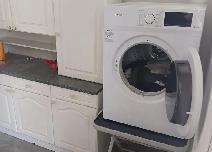 Ubytování v soukromí Monteurzimmer Nahe S-Bahn - Einzel- Oder Doppelbelegung *